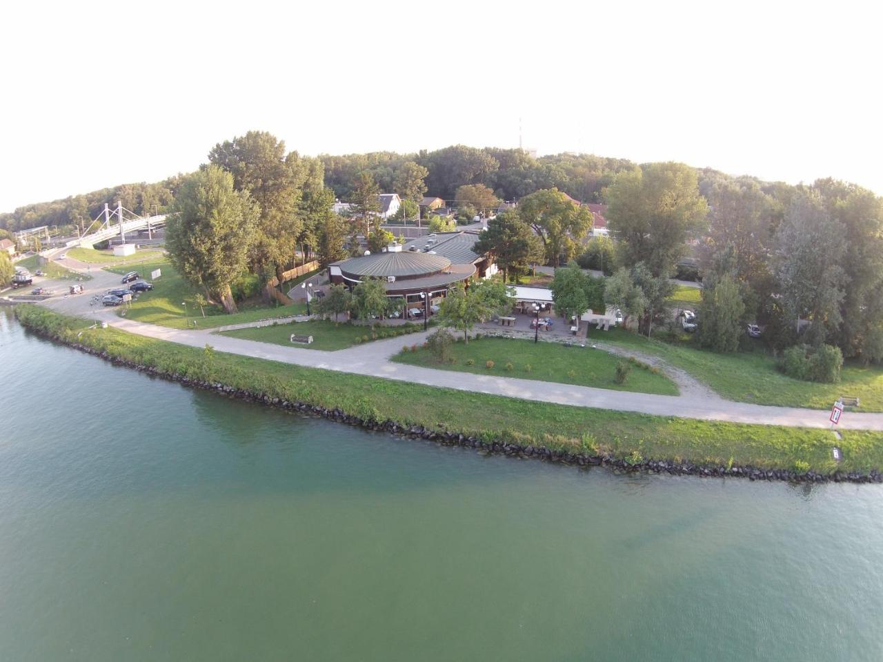 River Lodge Vienna Exterior photo